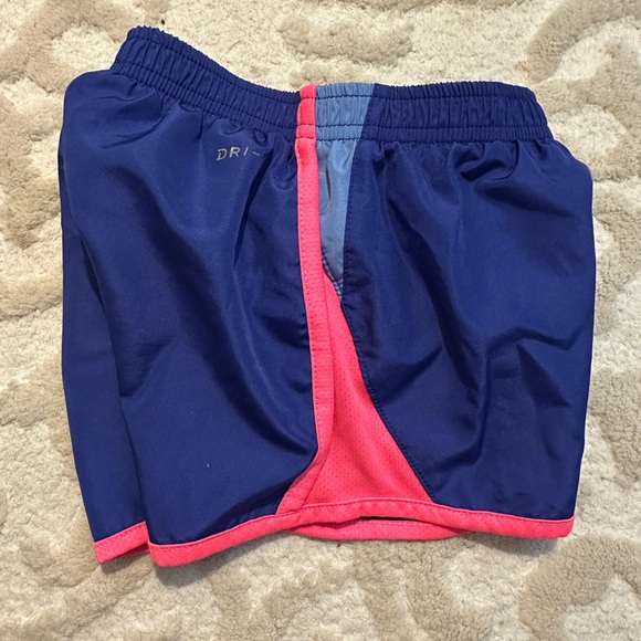 Nike Dri-FIT Blue Shorts with Pink Trim (kids) - Picture 4 of 4